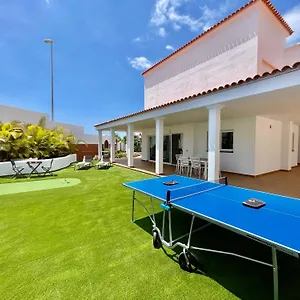 Amorio A Spacious Modern Getaway With A Private Heated Pool & Sea Views Costa Adeje (Tenerife)